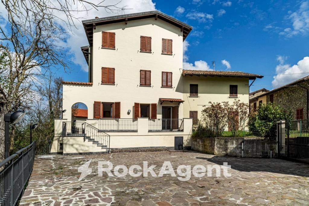 Facciata - Quadrilocale Frazione Camolino, Montesegale - foto 3