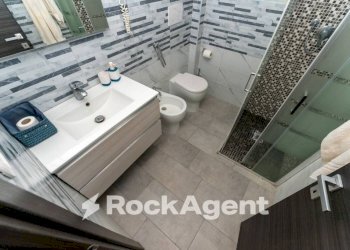 Bagno - Appartamento via Vittorio Emanuele Orlando, 32, Catania - foto 16