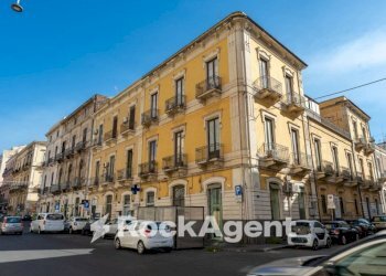 Facciata - Appartamento via Vittorio Emanuele Orlando, 32, Catania - foto 27