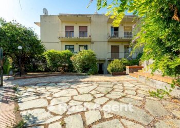 Facciata - Appartamento via Litteri, 9, Aci Castello - foto 1