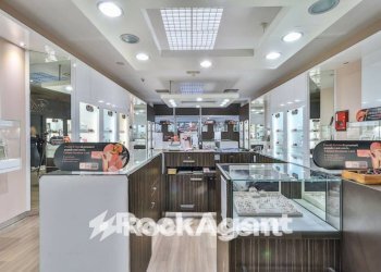 Interno non residenziale - Negozio via Amilcare Ponchielli, 23, Bologna (zona Savena) - foto 5