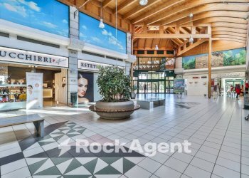 Interno non residenziale - Negozio via Amilcare Ponchielli, 23, Bologna (zona Savena) - foto 7