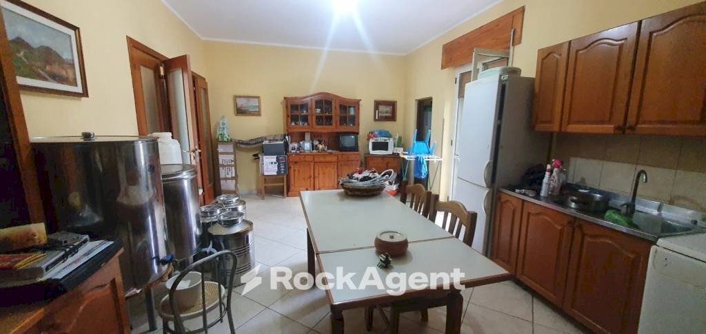 Cucina - Stabile - Palazzo strada Statale 107 Silana Crotonese, Rende - foto 2