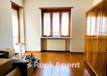 Camera da letto - Three-room apartment via San Rocco, 31, Buttigliera d'Asti - photo 17