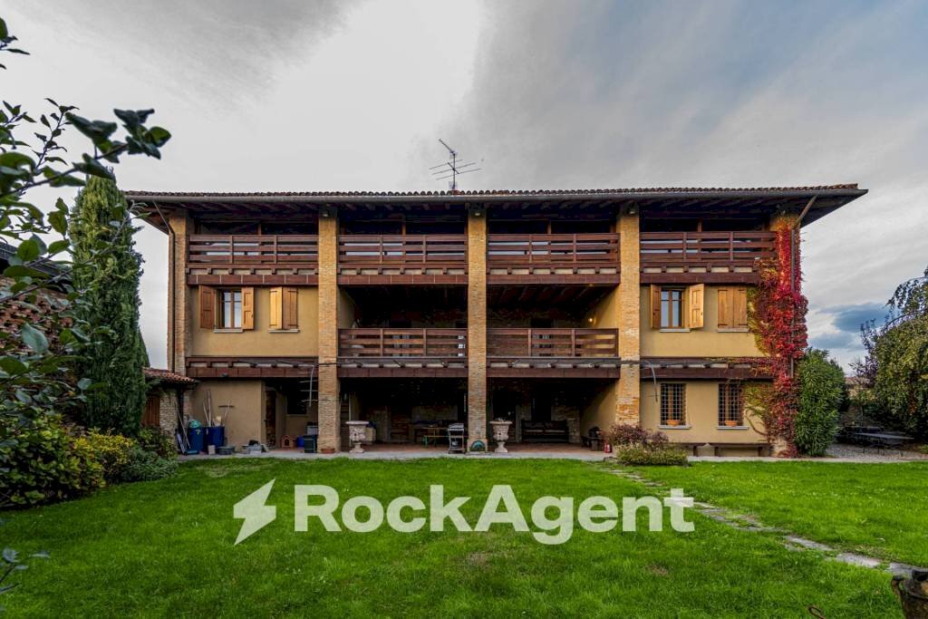 Facciata - Rustico strada del Monasterolo, Levate - foto 3