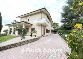 Giardino - Villa via FONTANELLE 11, Tortoreto - foto 4