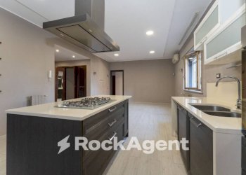 Cucina - Appartamento via Sebastiano Catania, 298, Catania - foto 2