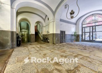 Interno palazzo - Appartamento via Giordano Bruno, Napoli (zona Chiaia) - foto 4