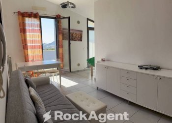 Salone - Two-room apartment via Levante, Città Sant'Angelo - photo 13