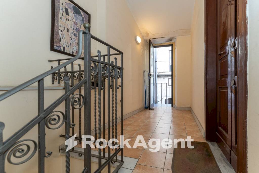 Interno palazzo - Bilocale via Gabriello Carnazza, 13, Catania - foto 2