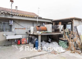 Facciata - Casa indipendente via Molino D'Agogna, 6, Galliavola - foto 29