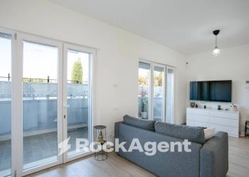 Salone - One-room apartment via Ildebrando della Giovanna, 81, Roma (neighborhood Massimina) - photo 5