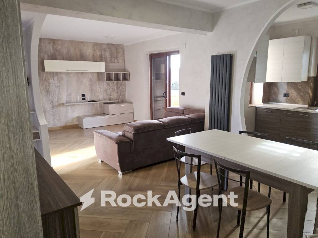 Salone - Villa a Schiera strada Statale 106 Jonica, 20, Camini - foto 2