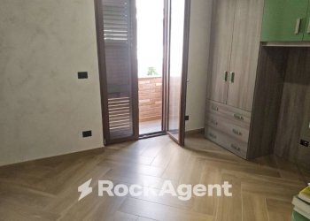 Camera da letto - Villa a Schiera strada Statale 106 Jonica, 20, Camini - foto 5