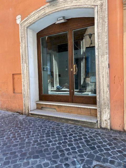 Negozio via Vittoria, Roma (zona Centro Storico) - foto 1