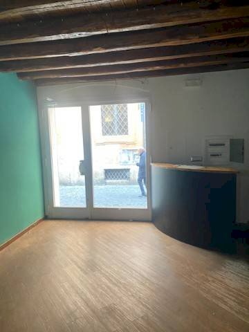 Stanza non arredata - Negozio via Vittoria, Roma (zona Centro Storico) - foto 3