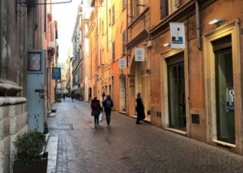 Shop via Vittoria, Roma (neighborhood Centro Storico) - photo 2