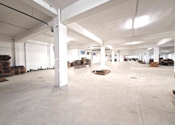 m-c (2).jpg - Capannone Roma - foto 7