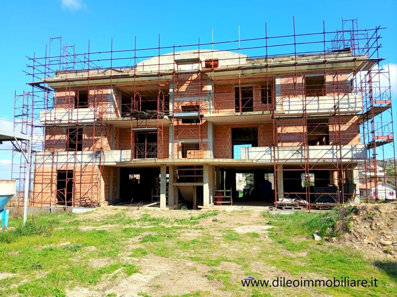 Lottoedificabile con palazzina in costruzione (5). - Terreno edificabile Colonnella - foto 2