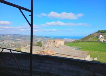 Lottoedificabile con palazzina in costruzione (13) - Terreno edificabile Colonnella - foto 1