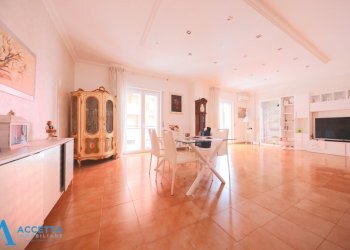 Salone - Trilocale Via Lupoli 1, Taranto - foto 1