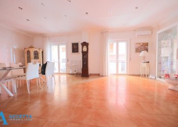 Salone - Trilocale Via Lupoli 1, Taranto - foto 2