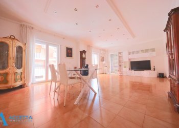 Salone - Trilocale Via Lupoli 1, Taranto - foto 6