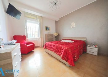 camera da letto - Trilocale Via Lupoli 1, Taranto - foto 11