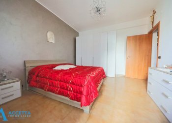 camera da letto - Trilocale Via Lupoli 1, Taranto - foto 12