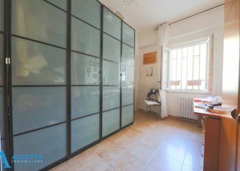 camera da letto - Trilocale Via Lupoli 1, Taranto - foto 16