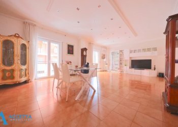 Salone - Trilocale Via Lupoli 1, Taranto - foto 24