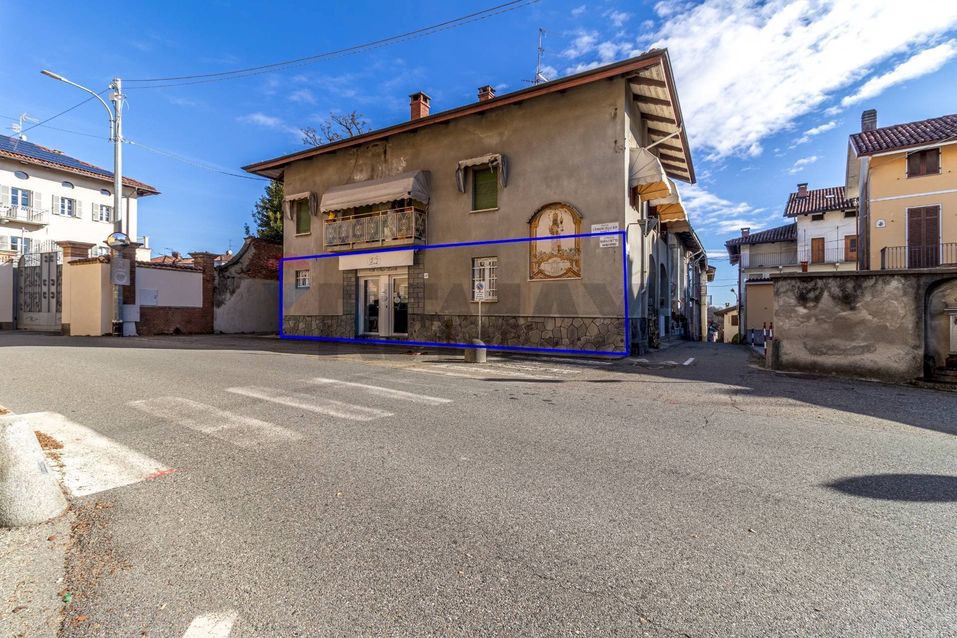 Shop Piazza San Bernardo delle Alpi, 34/A 
 Barazzetto, Biella - photo 1