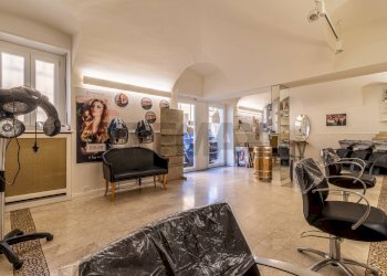 Shop Piazza San Bernardo delle Alpi, 34/A 
 Barazzetto, Biella - photo 9