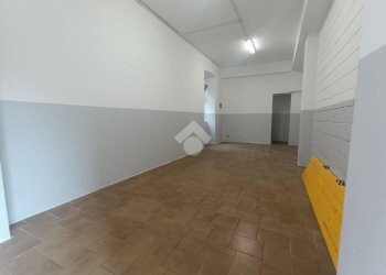 Box Via Monfalcone, Genova (zona Sestri Ponente) - foto 2