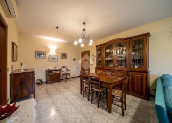 Three-room apartment Via Carlo Alberto dalla Chiesa, San Polo d'Enza - photo 4