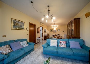 Three-room apartment Via Carlo Alberto dalla Chiesa, San Polo d'Enza - photo 6