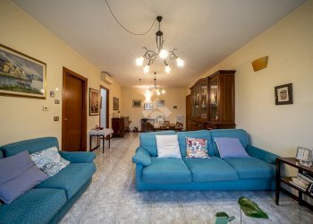 Three-room apartment Via Carlo Alberto dalla Chiesa, San Polo d'Enza - photo 7