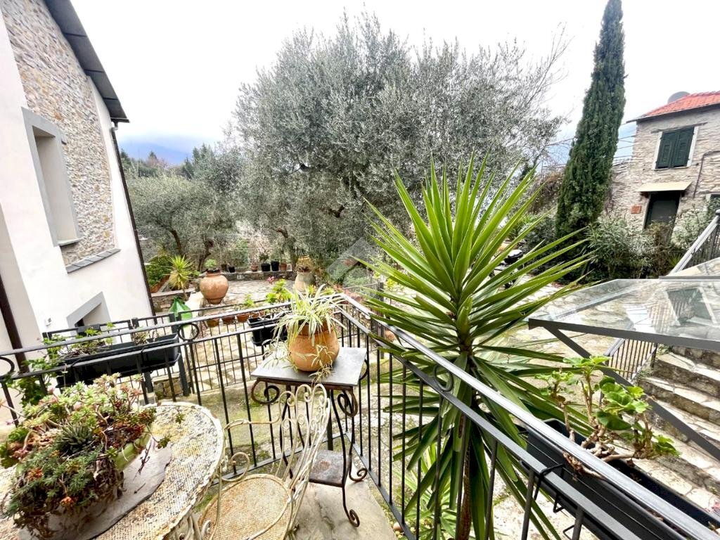 Three-room apartment Via XXV Aprile, Borgomaro - photo 1