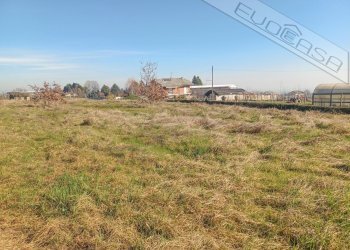 Building land via carlo alberto snc, Barge - photo 1