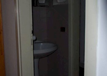 Bagno - One-room apartment vicolo San Giuseppe, Brescia (neighborhood Centro Storico) - photo 14