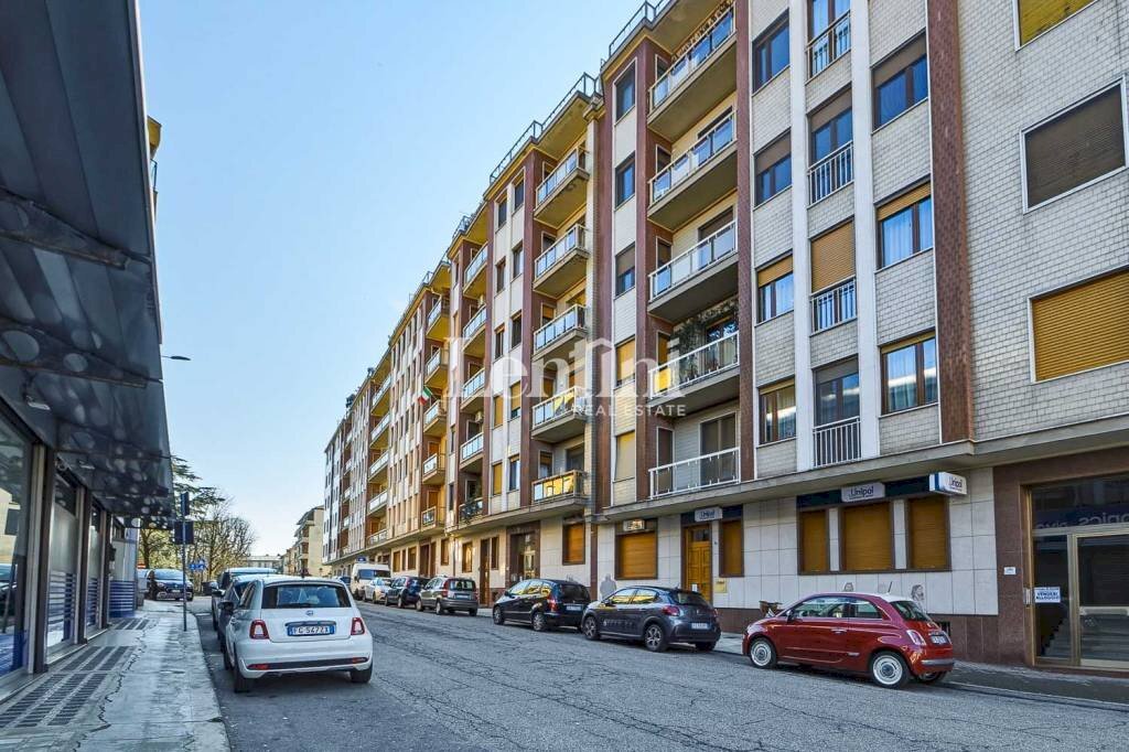 Facciata - Appartamento viale Montebello, 1, Casale Monferrato - foto 1