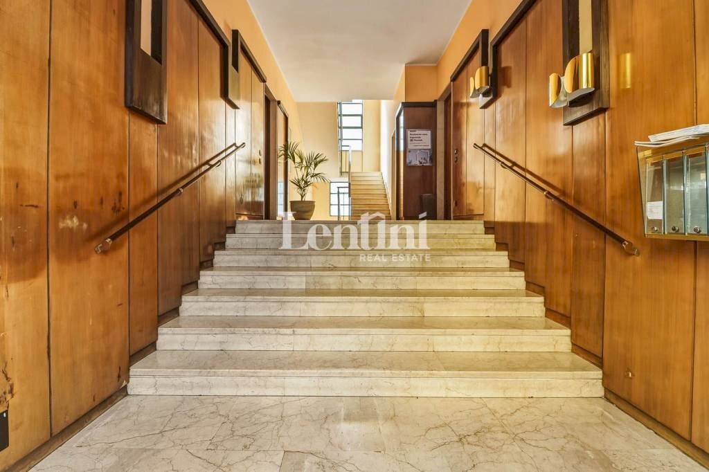 Interno palazzo - Appartamento viale Montebello, 1, Casale Monferrato - foto 3