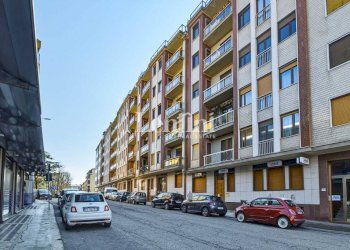 Facciata - Appartamento viale Montebello, 1, Casale Monferrato - foto 1