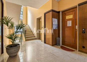Interno palazzo - Appartamento viale Montebello, 1, Casale Monferrato - foto 5