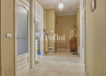 Corridoio - Appartamento viale Montebello, 1, Casale Monferrato - foto 19