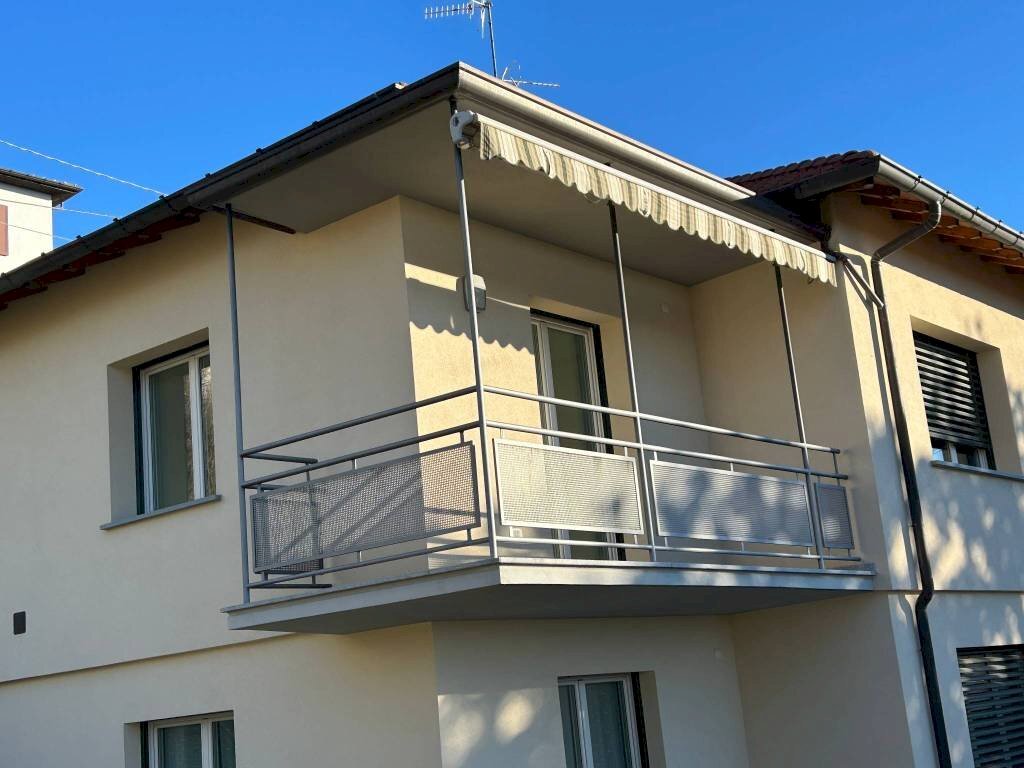 Facciata - Three-room apartment via Giambellino, Varese - photo 2