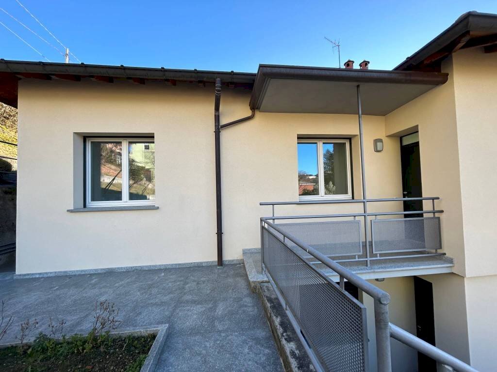 Facciata - Three-room apartment via Giambellino, Varese - photo 3