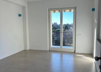 Cucina - Appartamento via Giambellino, Varese - foto 4