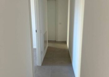 Corridoio - Appartamento via Giambellino, Varese - foto 9