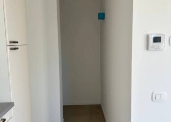 Cucina - Appartamento via Giambellino, Varese - foto 10